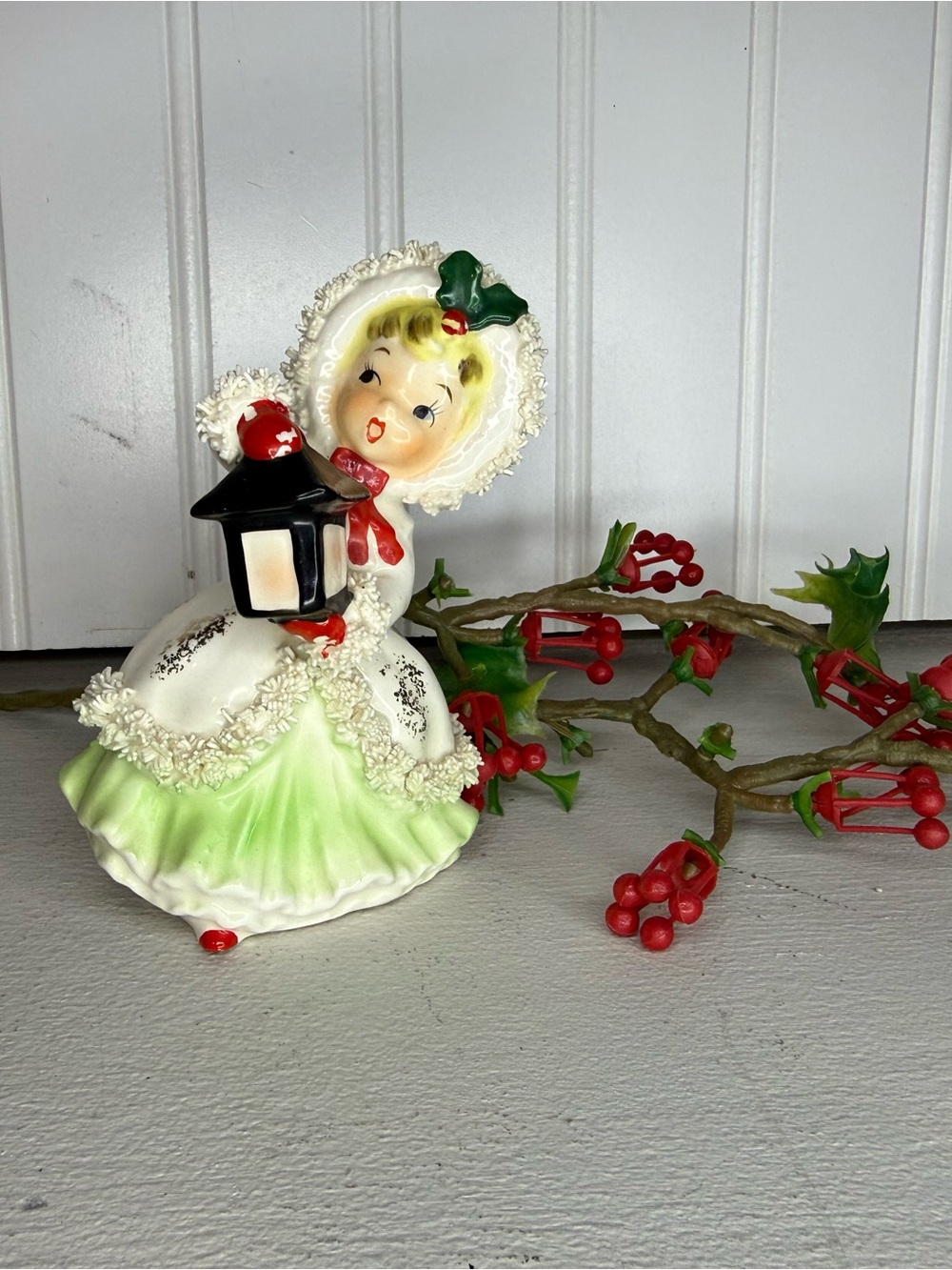 Napco Xmas Shopper Girl Figurine Lantern Spaghetti Trim AX2750A VTG